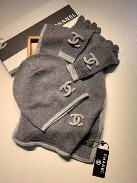 Комплект CHANEL (шапка + перчатки + шарф)