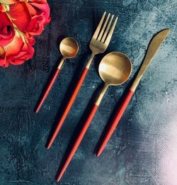 Lenardi 197-016 Набор столовых приборов 24пр. VIVID красный в под.уп.(х12)