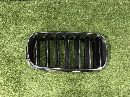 Решетка радиатора правая BMW X5 F15 X6 F16 (2013-2018)