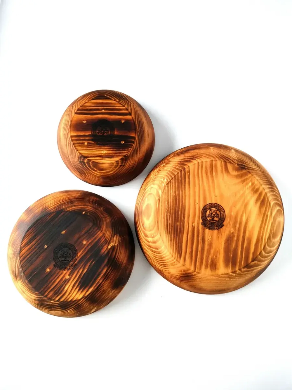 Набор деревянных сервировочных тарелок из кедра