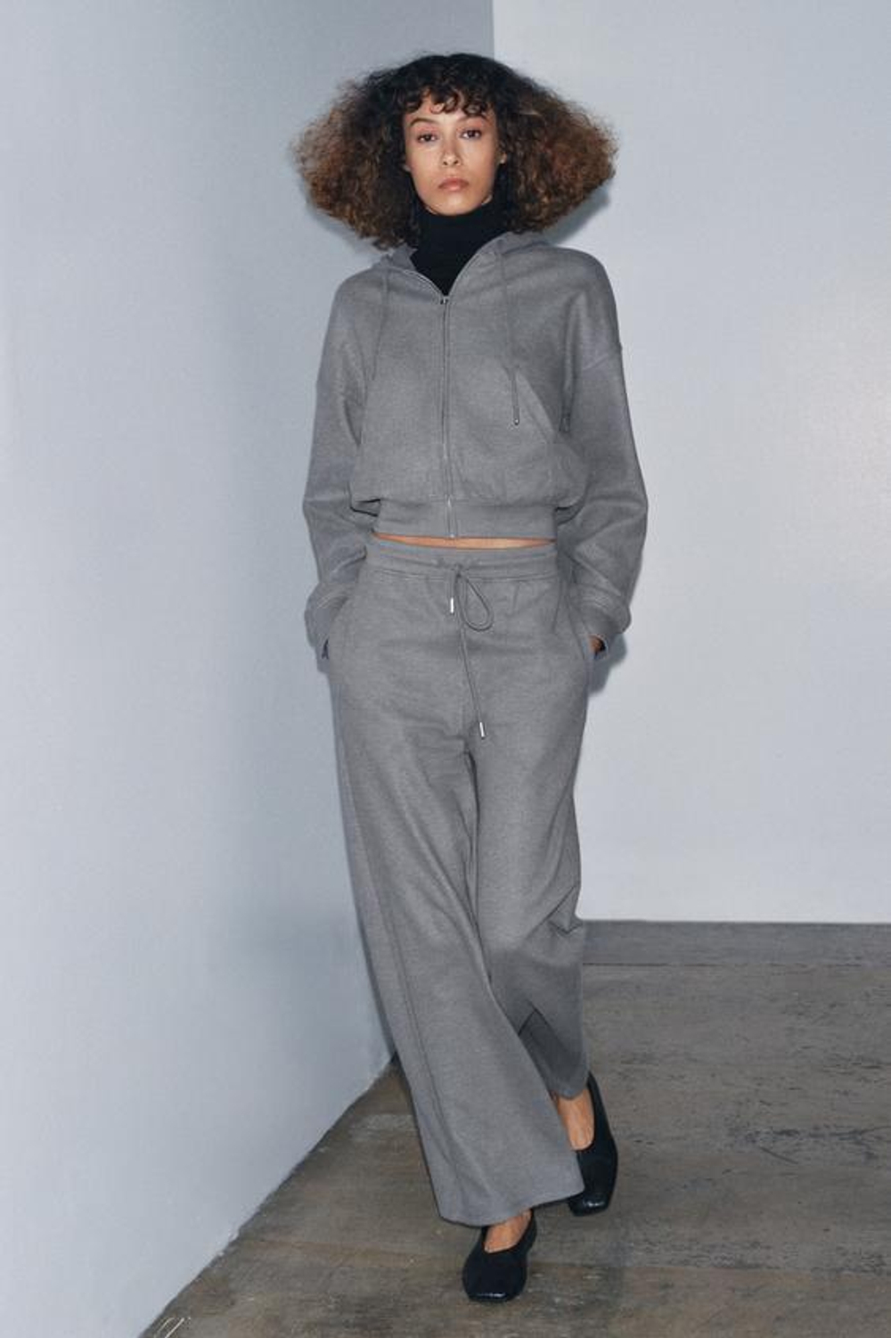 ZARA БРЮКИ ПРЯМОГО КРОЯ В РУБЧИК ИЗ МЯГКОЙ ТКАНИ, МЯГКИЙ СЕРЫЙ