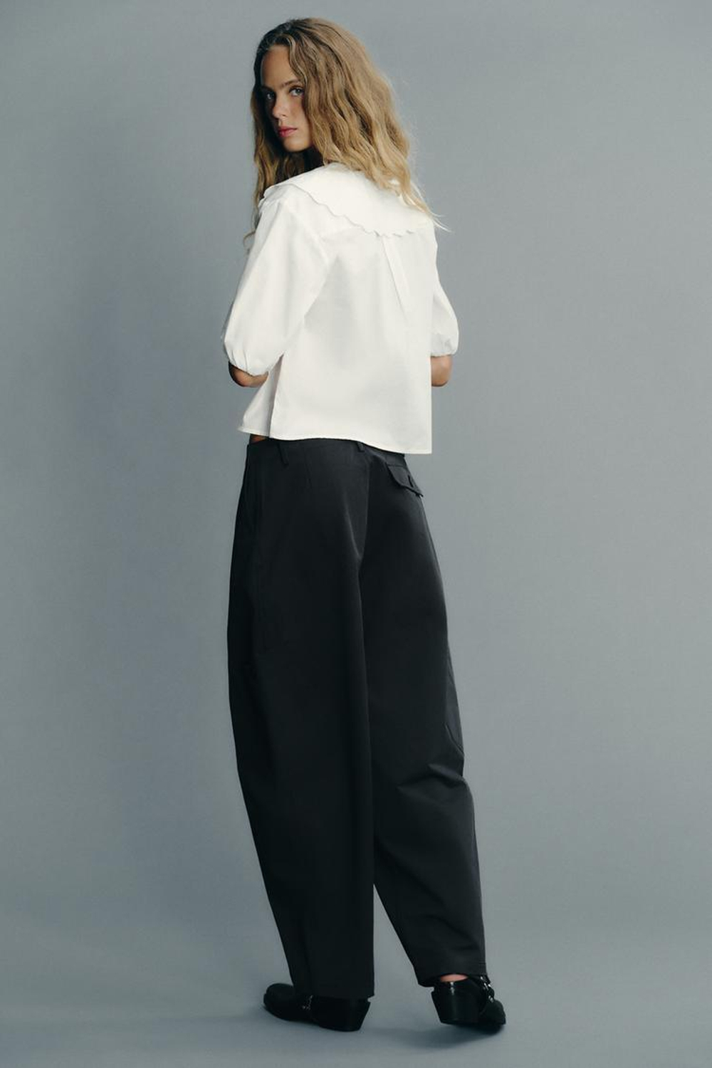 ZARA РУБАШКА С КРУГЛЫМ ВОРОТНИКОМ И ВЫШИВКОЙ, БЕЛЫЙ