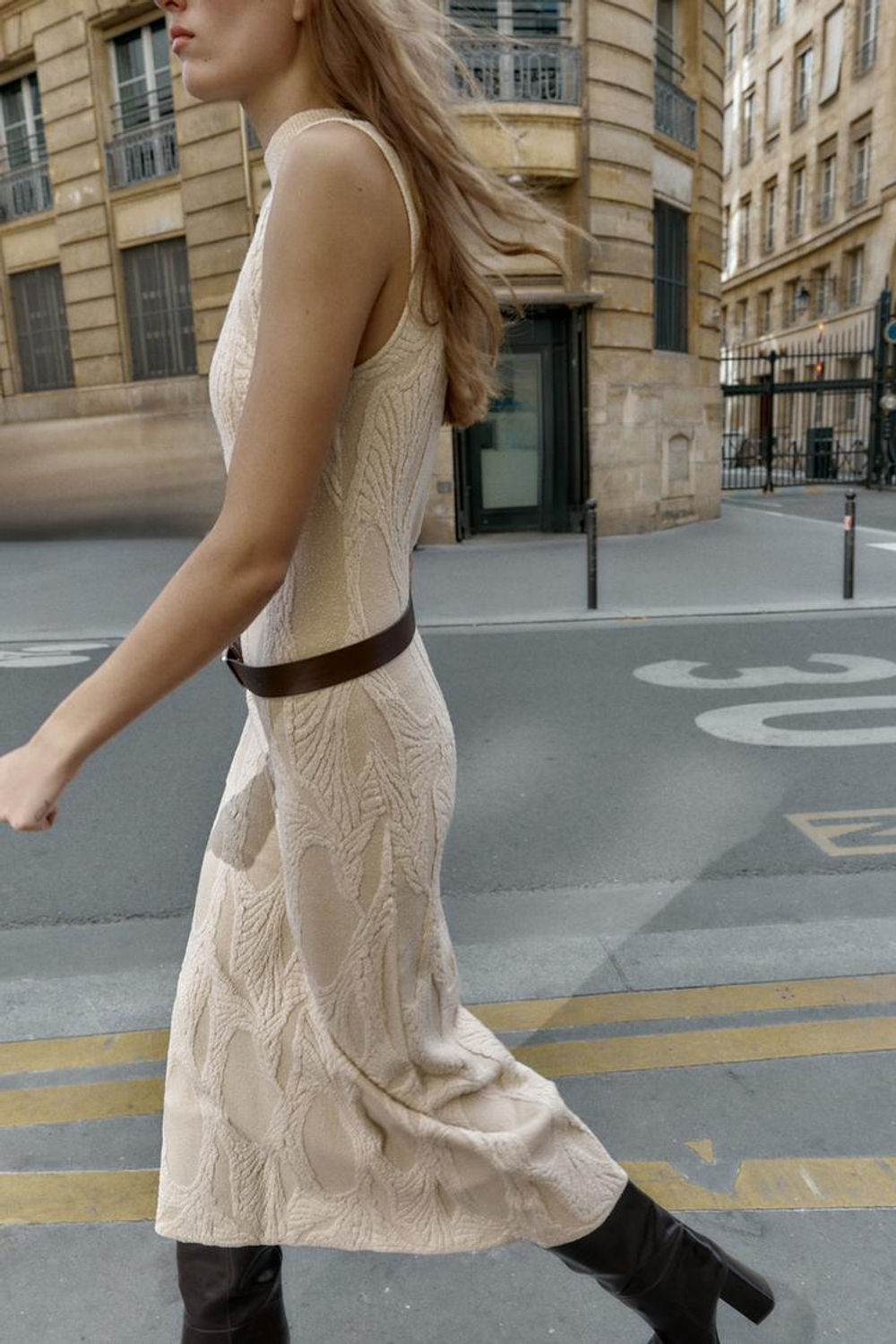 ZARA ДЛИННОЕ ЖАККАРДОВОЕ ПЛАТЬЕ, СЛОНОВАЯ КОСТЬ