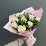№ 90 Букет из 9 белых роз с зеленью