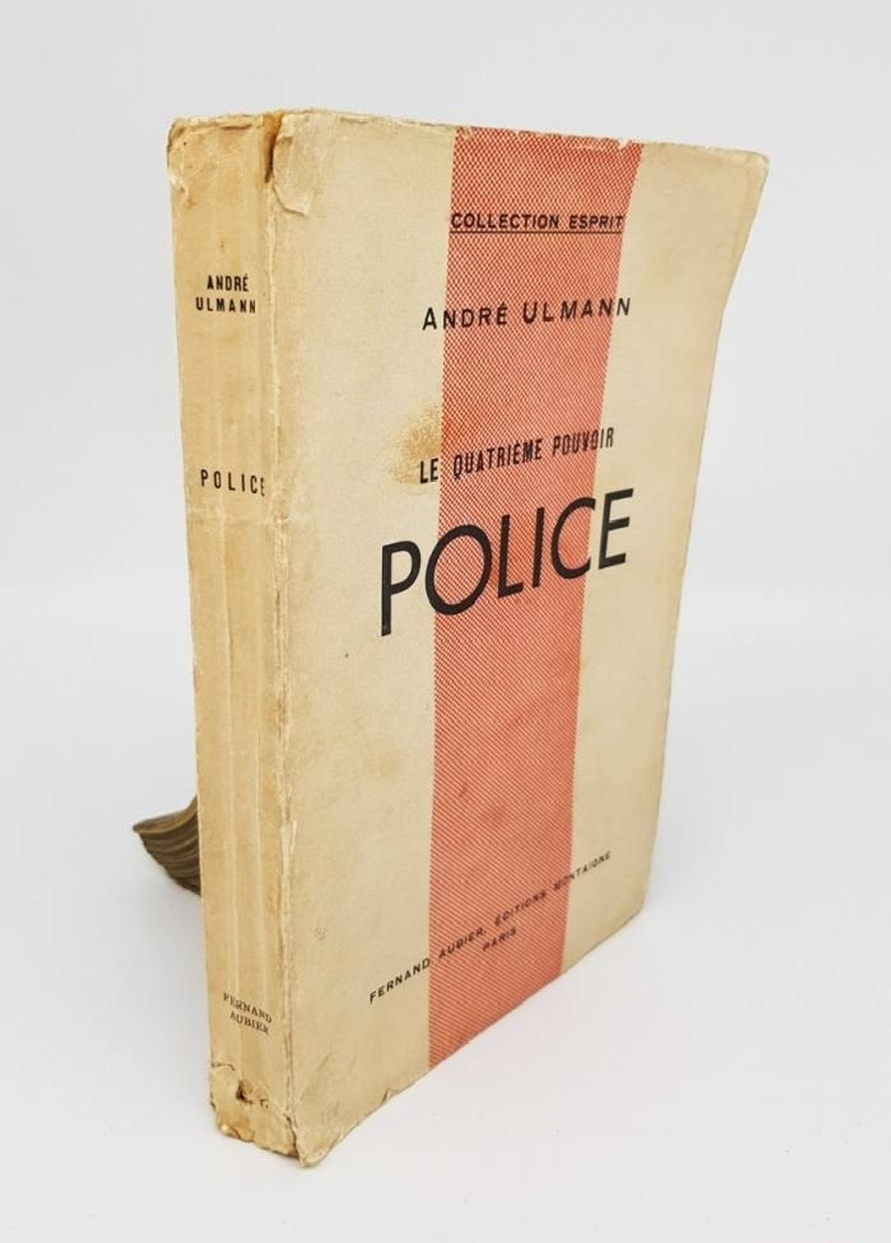"Le quatrieme pouvoir Police (Четвертая полицейская власть)". Andre Ulmann (Андре Ульманн). 1935 г.
