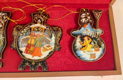 Набор из 4-х ёлочных игрушек  "Русская зима" с росписью Палех