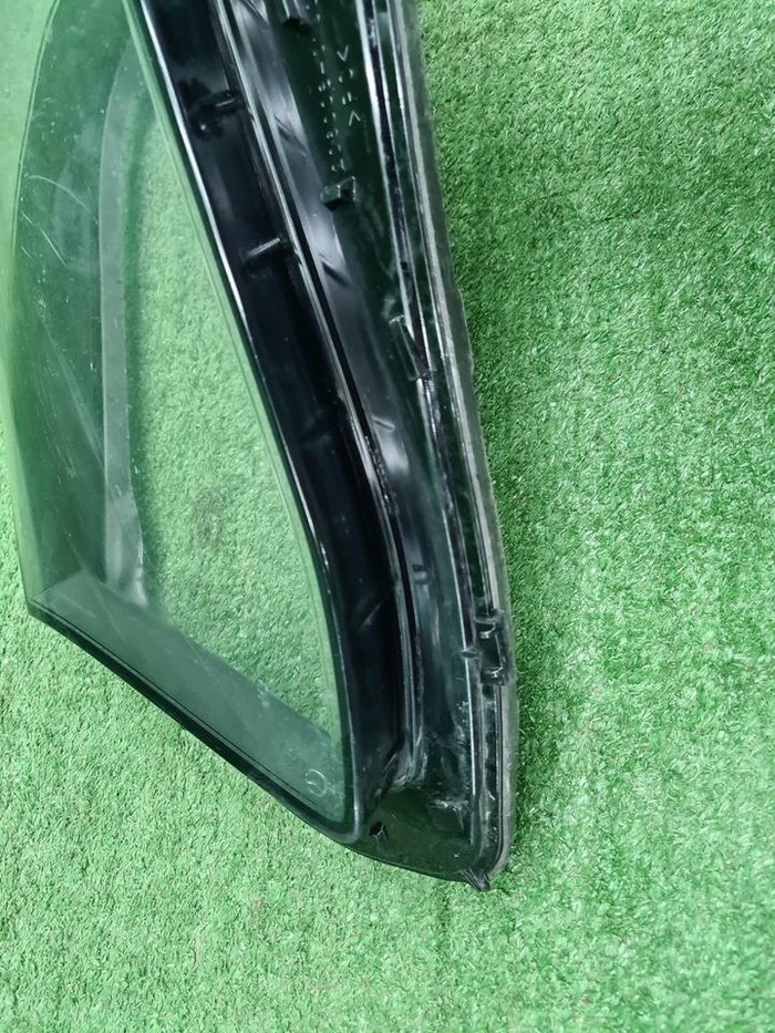 Стекло фары левое Mercedes E W213 (2016-2021)