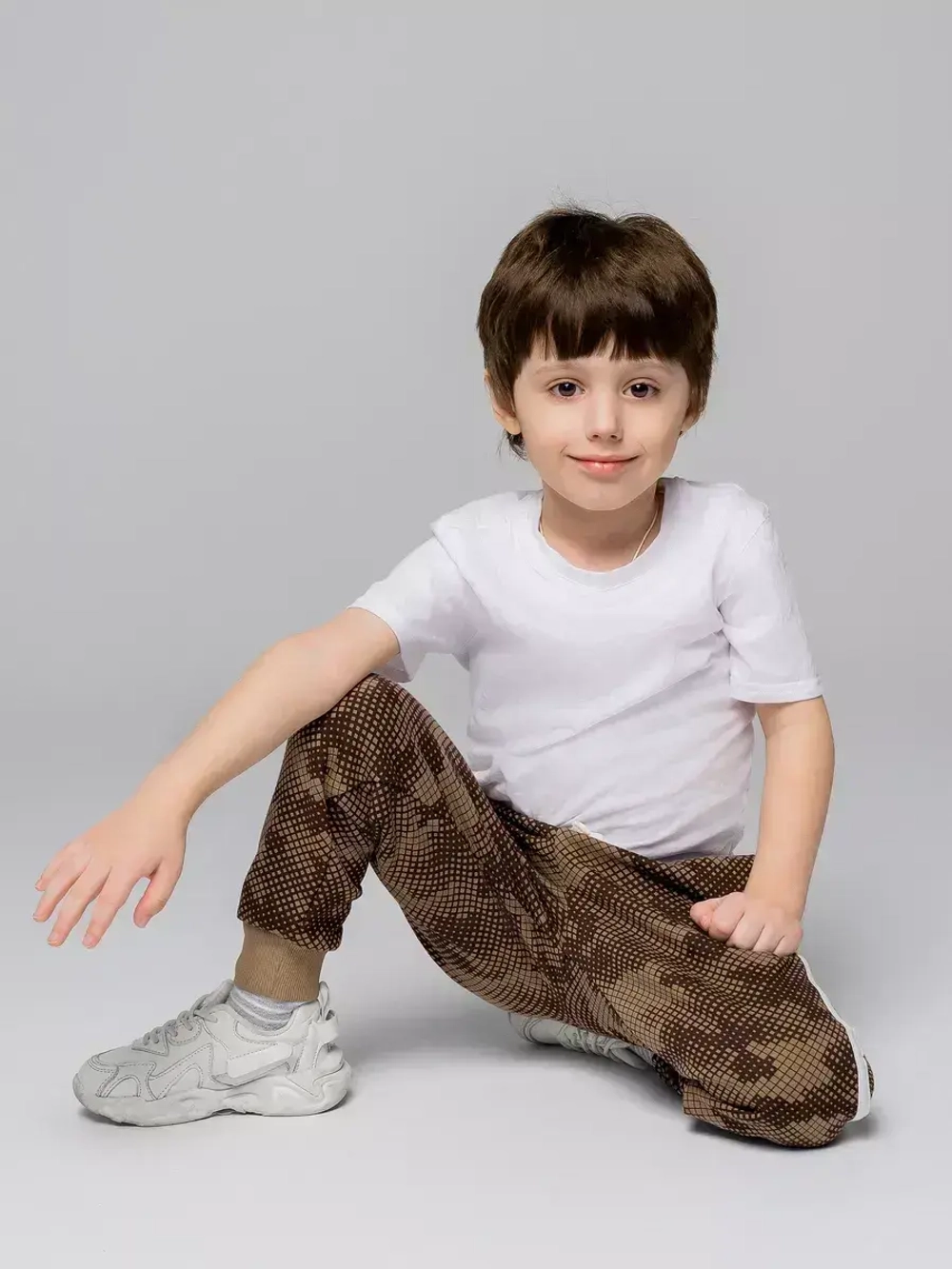 Штаны для мальчика с лампасами