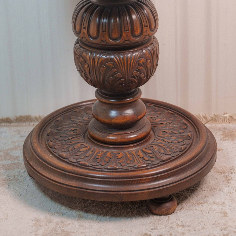 Антикварный торшер со столиком