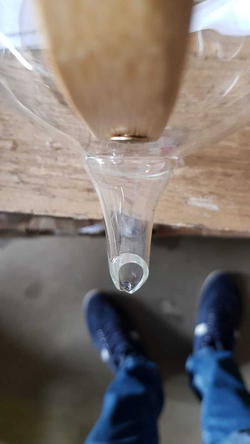 289019Y1 УЦЕНКА Чайник с ситом и дерев.ручкой 800мл, h=10см, d=10,5см, стекло/бамбук