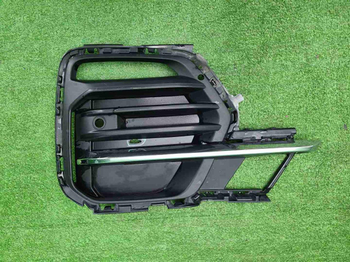 Решетка переднего бампера правая BMW X5 G05 18-23