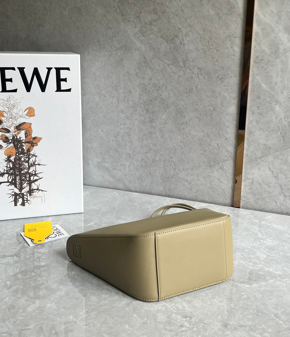 Loewe Mini Hammock Hobo 28 cm