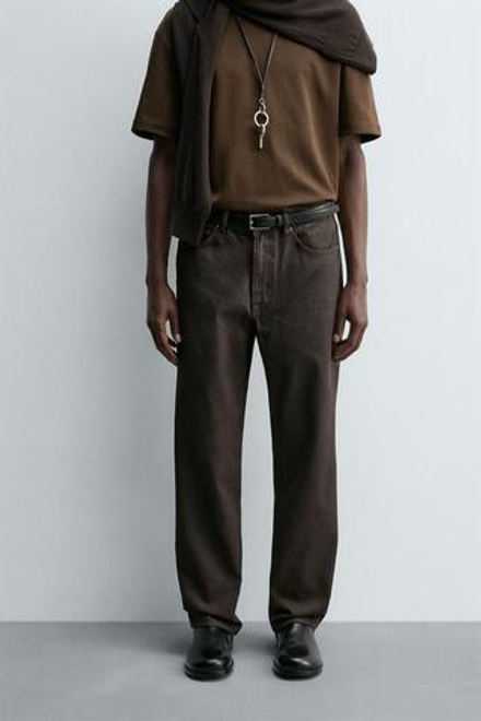 ZARA ДЖИНСЫ ПРЯМОГО КРОЯ С ВОЩЕНЫМ ПОКРЫТИЕМ, ШОКОЛАДНЫЙ