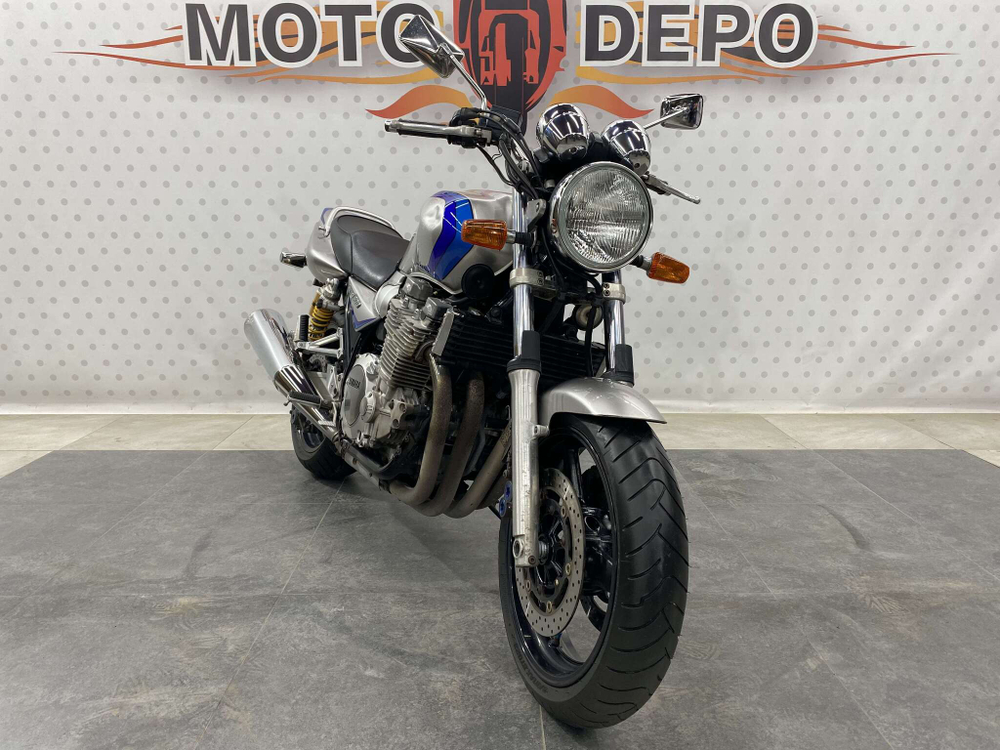 Yamaha XJR1300, 2004