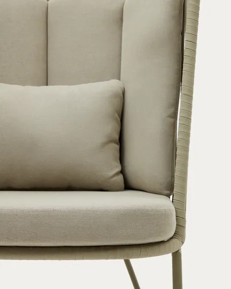 Уличное плетеное кресло Saconca с высокой спинкой