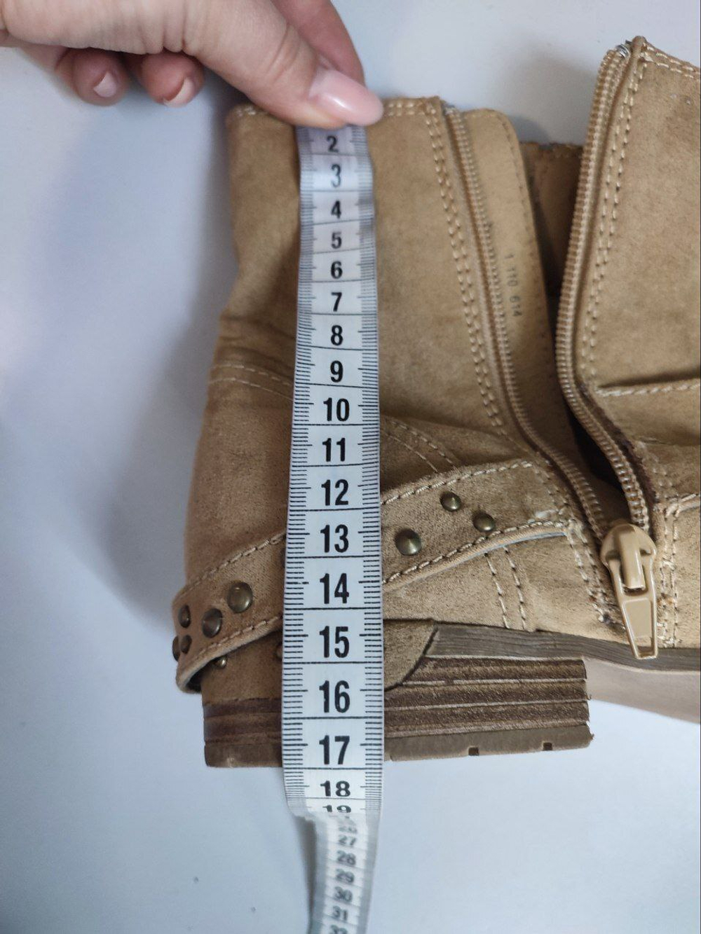 Сапожки короткие светлые 40 размер