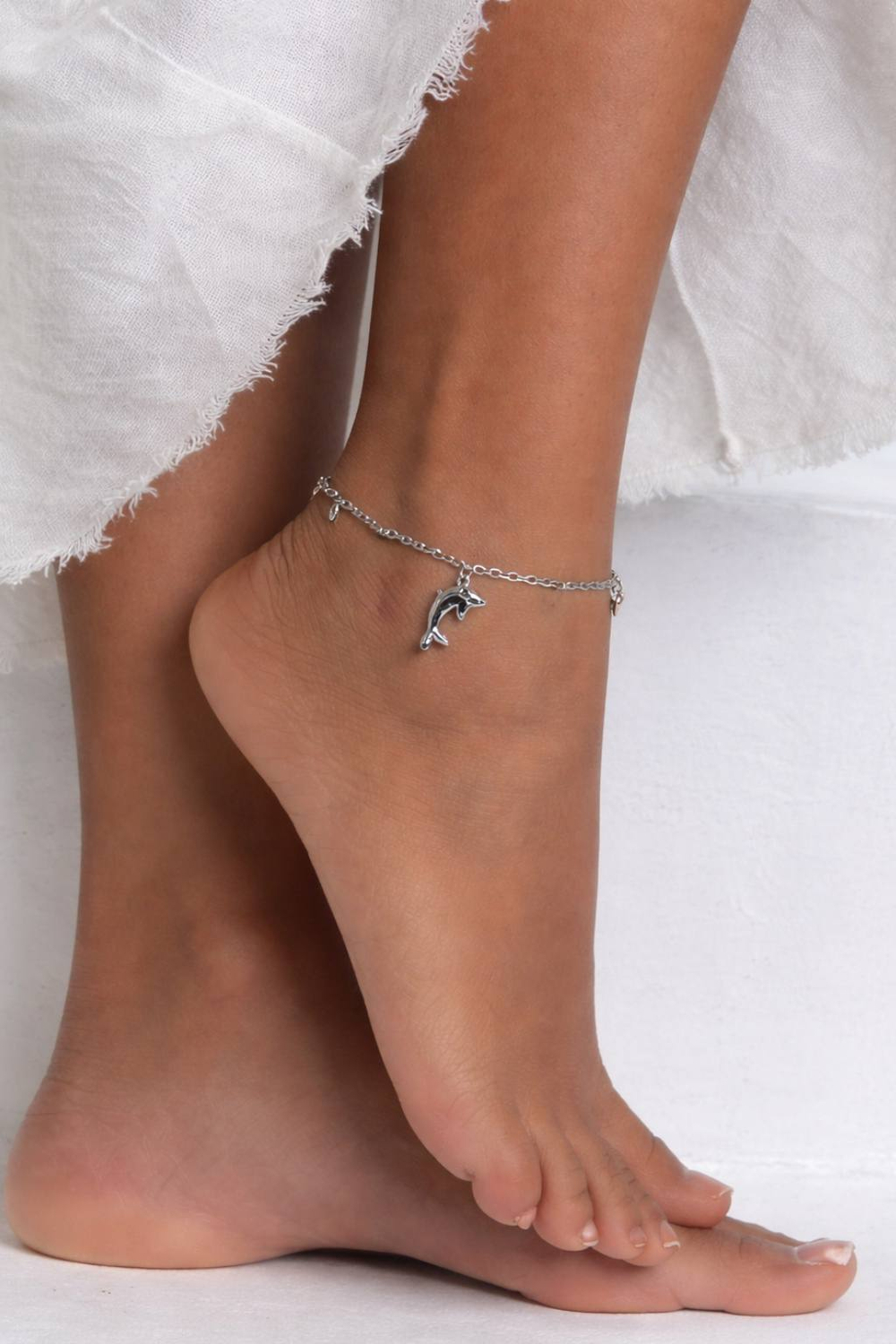 Браслет на ногу с подвесными элементами