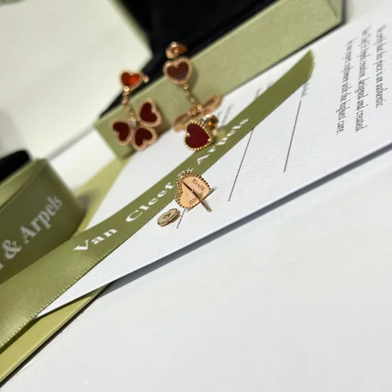 Серьги VAN CLEEF & ARPELS Sweet Hearts