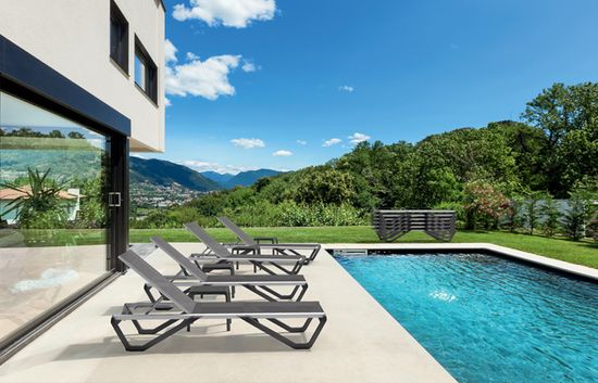 Столик пластиковый для шезлонга Wave Side Table