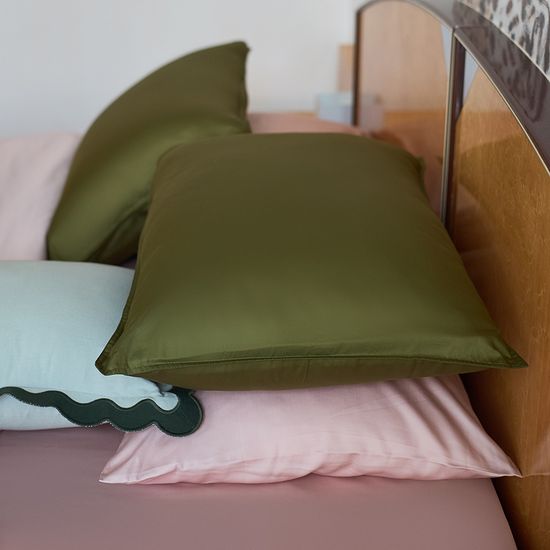 Набор наволочек из премиального сатина оливкового цвета из коллекции essential, 50х70 см