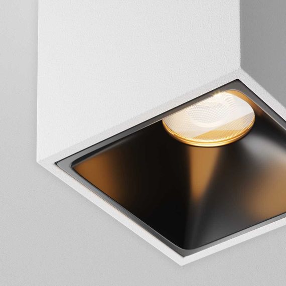 Потолочный светильник Maytoni Technical C065CL-8W2.7K-SQ-WB