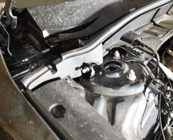 Амортизатор (упор) капота на Mazda CX-5 08-07(с 2011 по 2017 г.в.с 2017 г.в.)Autoinnovation