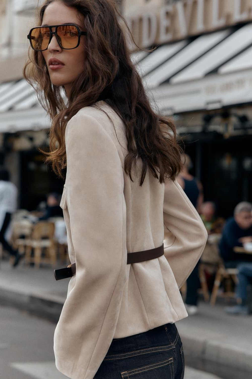 ZARA БЛЕЙЗЕР ИЗ ИСКУССТВЕННОЙ ЗАМШИ С ПОЯСОМ, ПЕСОЧНЫЙ