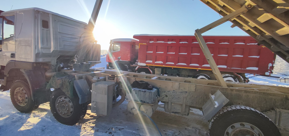 HONGYAN 908 8x4 Самосвал CQ3406HV39 (Дизельный, 8,7 л, 387 л.с., МТ)