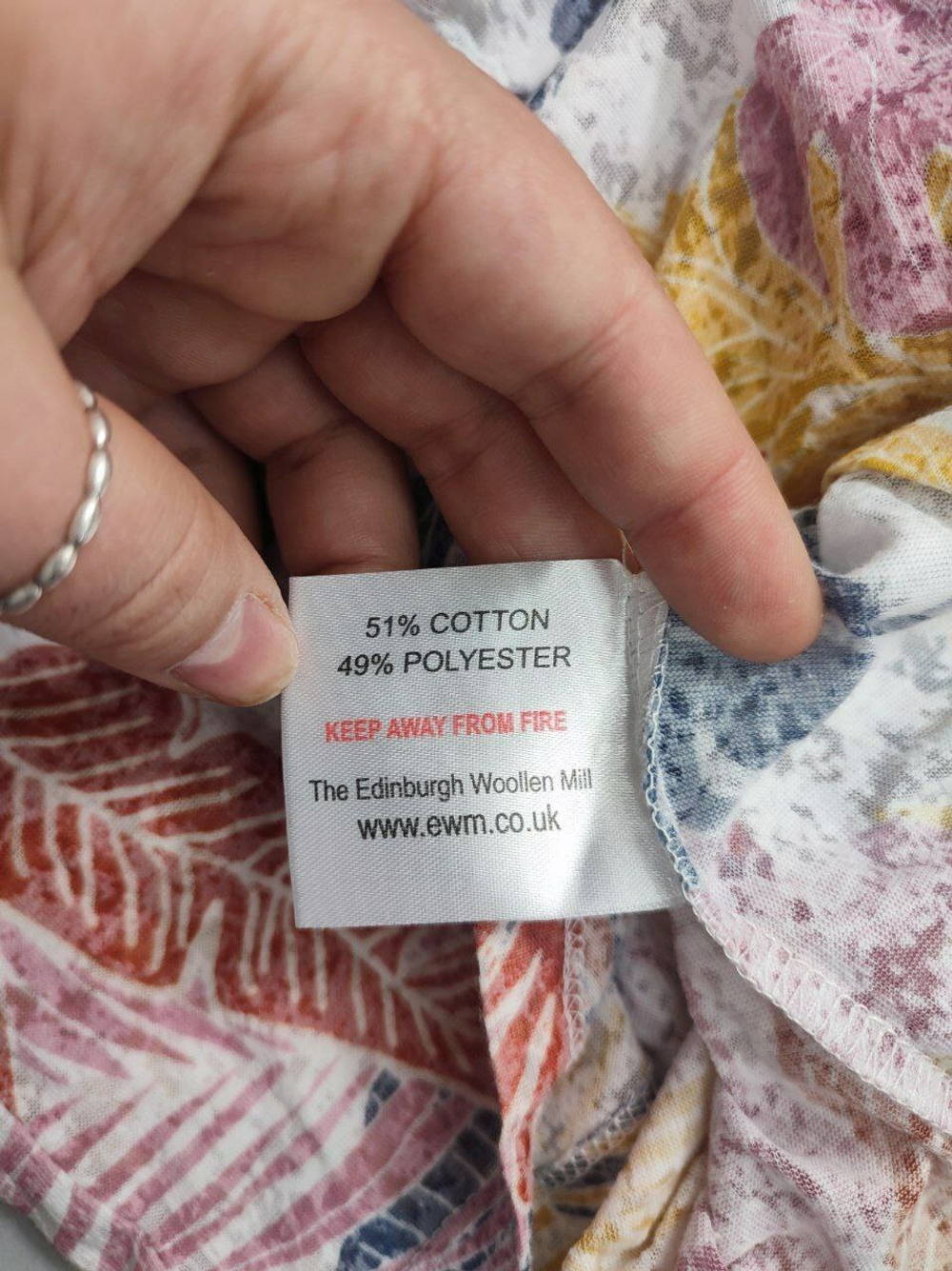 Футболка Essentials яркая 44 размер