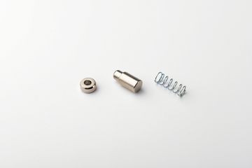 Болт с гайкой и пружиной