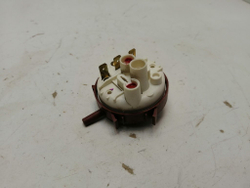 ADP450WH ктп12 Датчик уровня воды для посудомоечной машины Whirlpool 7610051 б/у