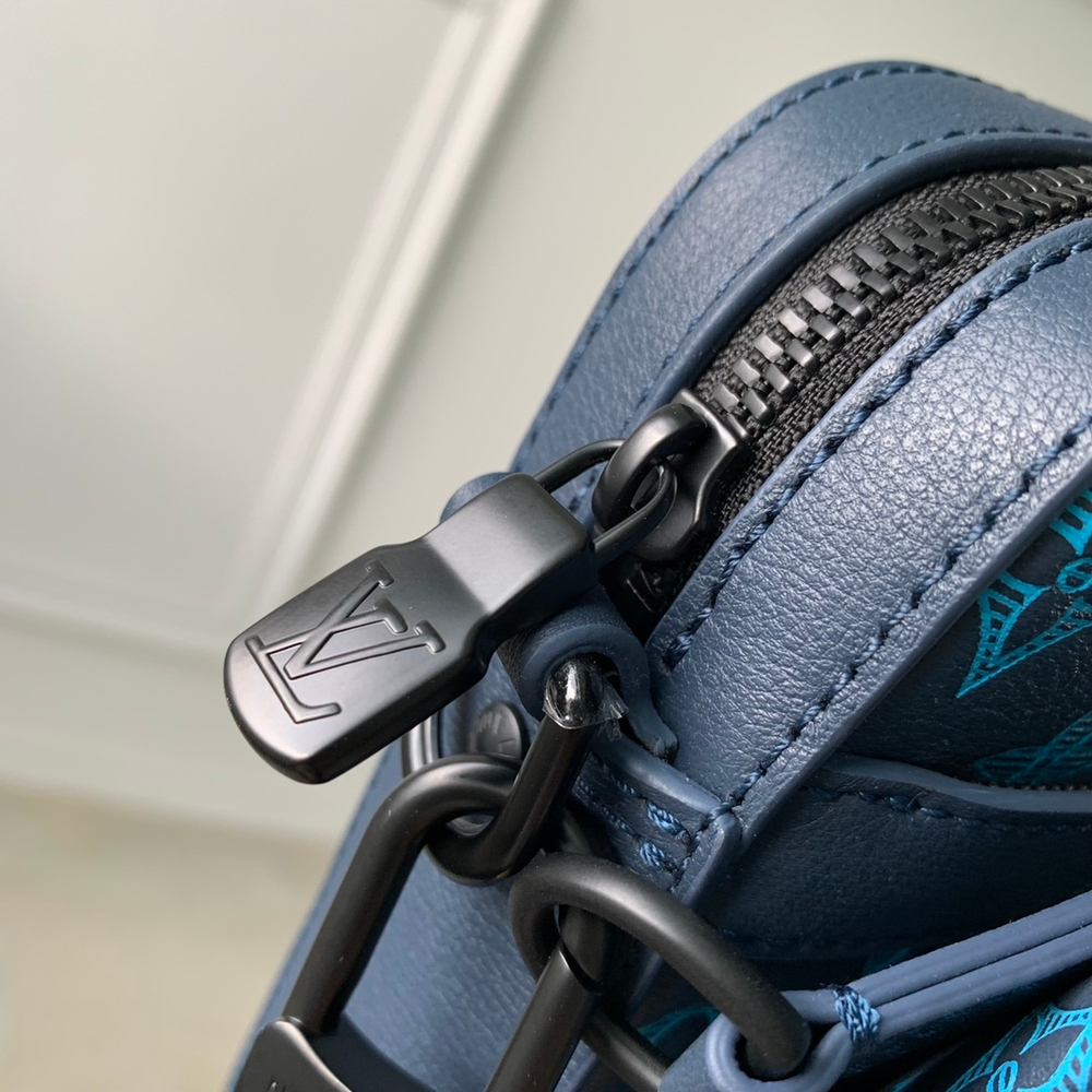 Louis Vuitton Trio Messenger