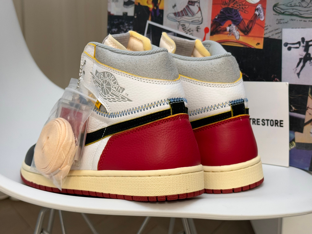 Air Jordan 1 Retro High Union - Black Toe