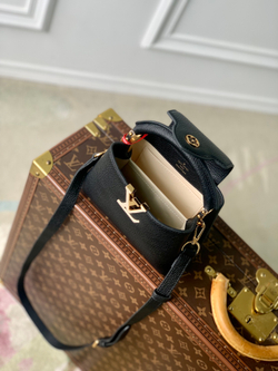 Louis Vuitton Capucines Mini