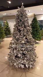 Заснеженная ель с гирляндой «Барокко» холодный свет (Литая+пвх) 120 см / 1,2 м