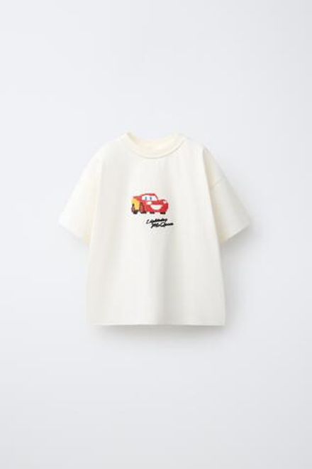 ZARA ФУТБОЛКА С ВЫШИВКОЙ КРЕСТИКОМ CARS LIGHTNING MCQUEEN © DISNEY/PIXAR, ЖЕЛТОВАТО-БЕЛЫЙ
