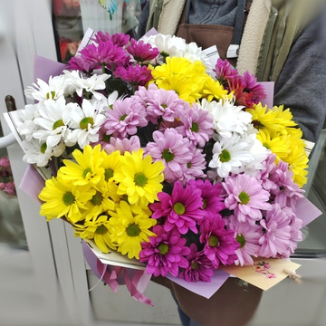 Букет из 11 разноцветных хризантем