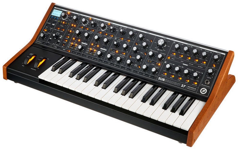 Moog Subsequent 37 Standard