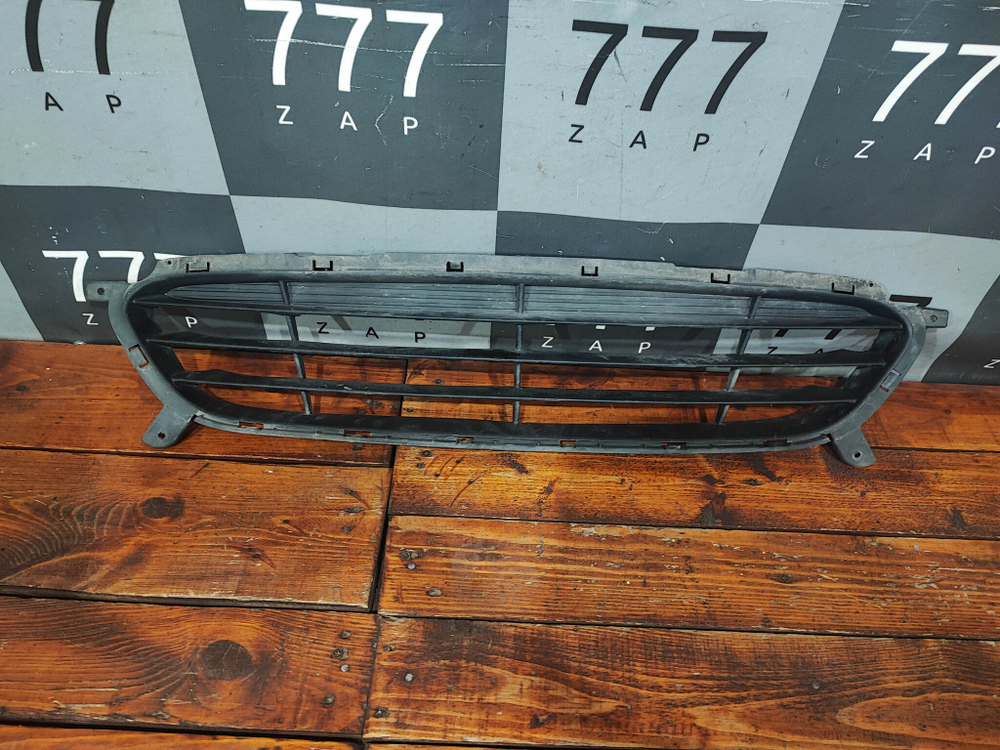 Решетка переднего бампера Hyundai Solaris 1 (RB) 10-14 Б/У Оригинал 865611R000