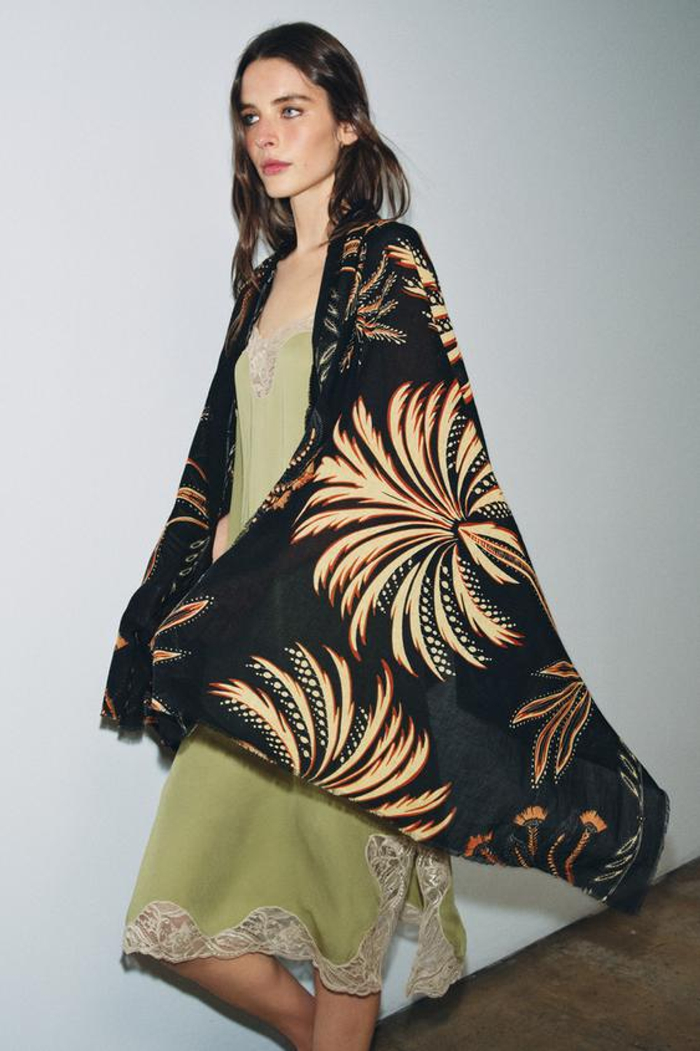 ZARA ШАРФ ИЗ ЛЬНА С ПРИНТОМ, ЧЕРНЫЙ