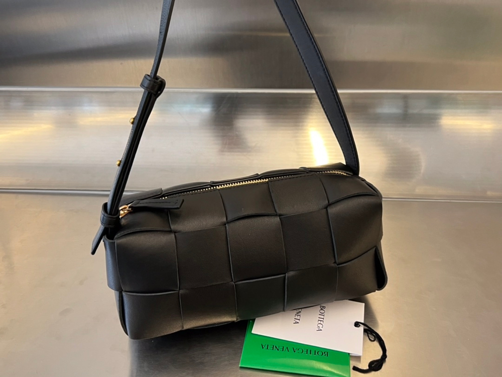 Bottega Veneta Small Brick Cassette 23 cm