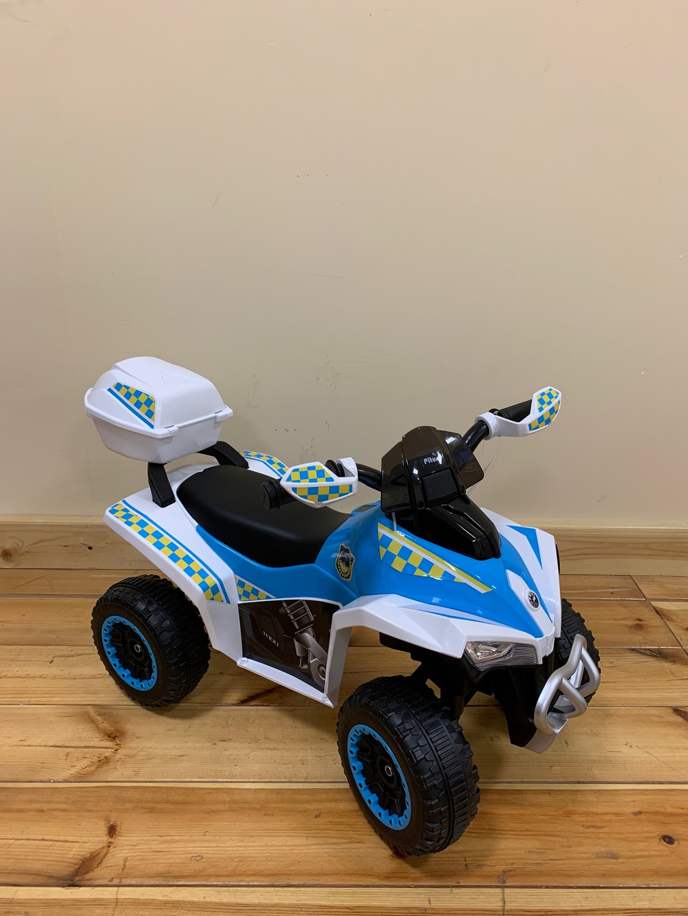 PITUSO Каталка Квадроцикл с багажником White/ Белый-голубой