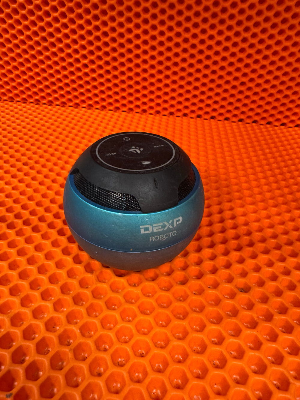 Портативная колонка dexp roboto