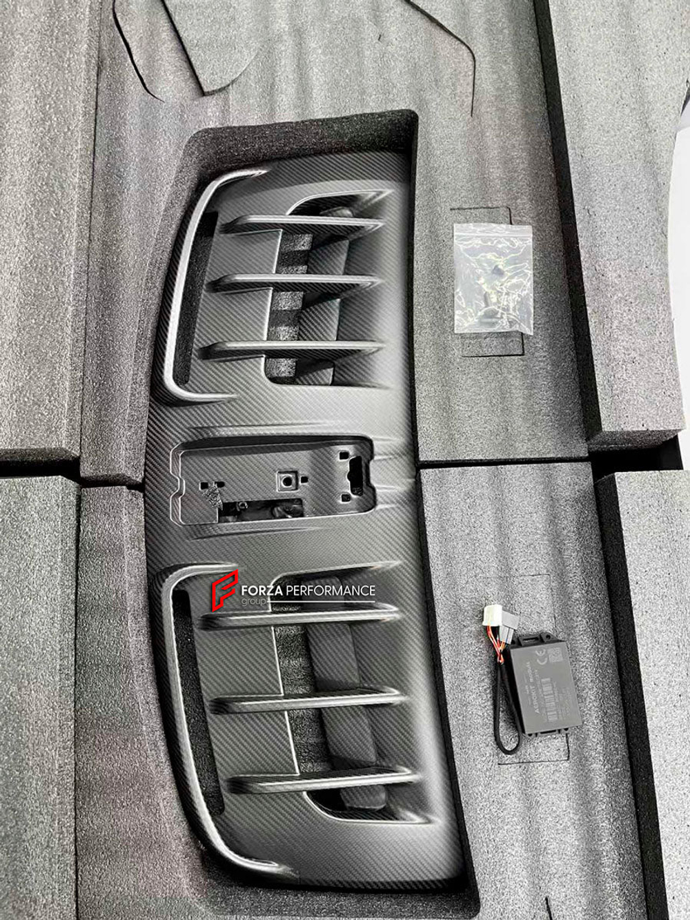 Заднее антикрыло с крышкой двигателя в стиле GT3 для PORSCHE 911 992.2 CARRERA 2025+