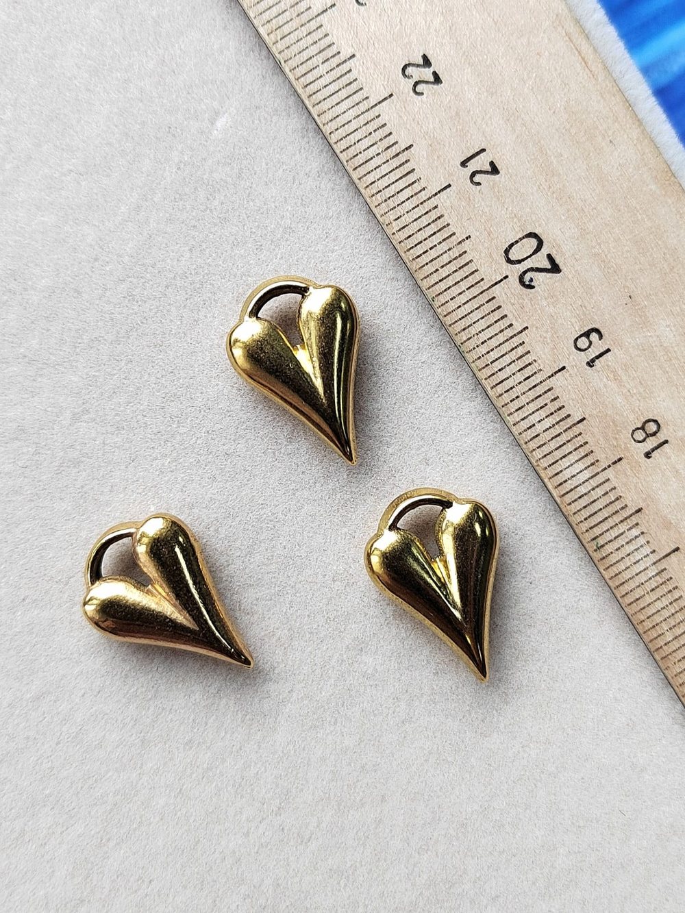 s489-з Подвеска "Сердце вытянутое объемное" 19*13мм, нерж. сталь с позолотой