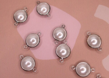 Коннектор белая бусина 18х11 мм