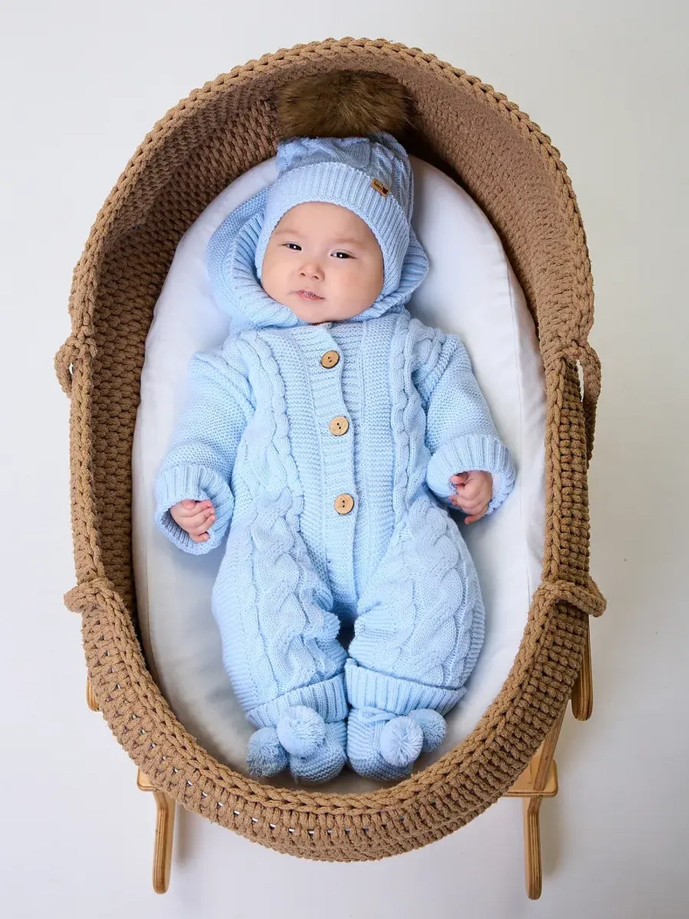 Вязаный конверт на выписку для новорожденного теплый