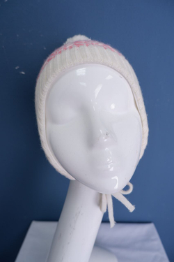 Шапка Futurino с помпоном на 3-4 года