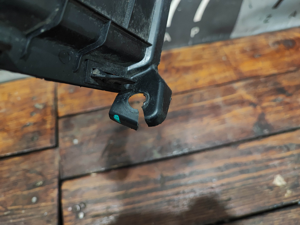 Воздуховод переднего бампера правый GAC GS8 2 21-нв Б/У Оригинал 7105382DRS0000