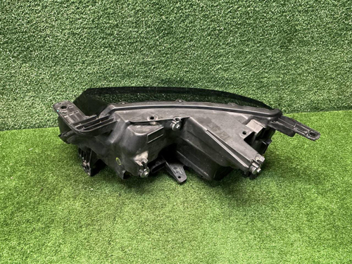 Фара правая Geely Coolray (2019-2024) LED